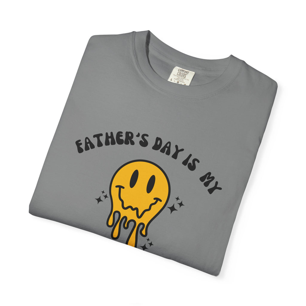 Father's Day Scavenger Hunt T-Shirt — Melting Smiley Graphic Tee
